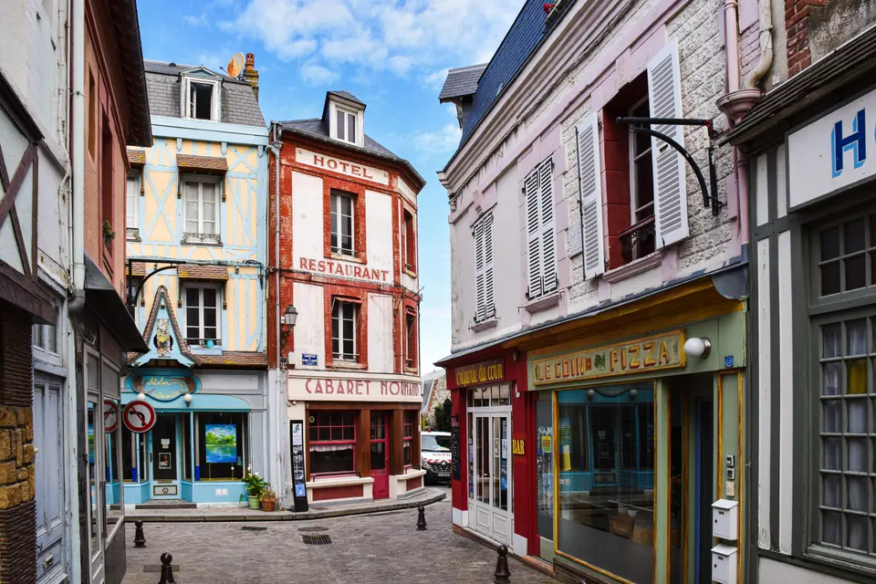 Lincoln — towing service
